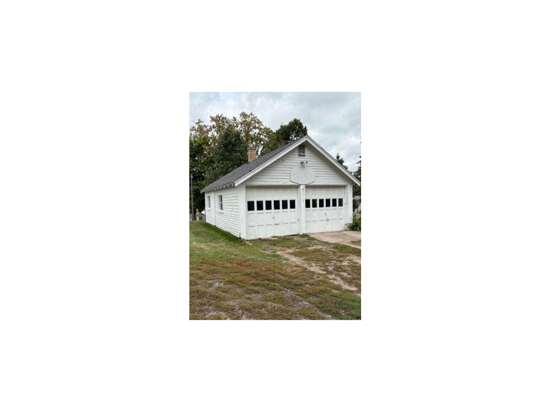 2 stall detached garage