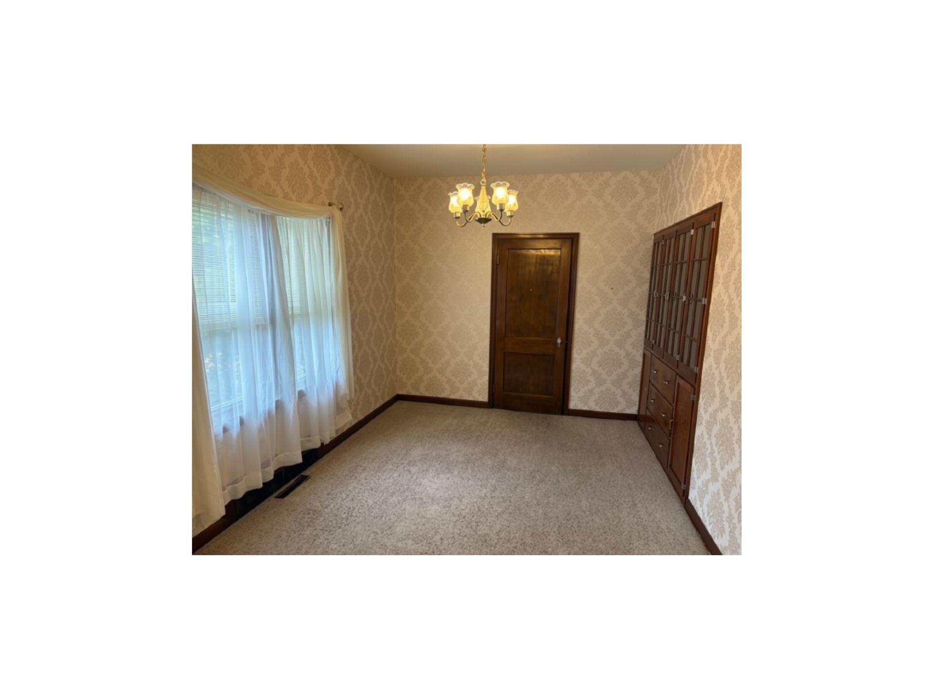 Dining Room w/bathroom/laundry