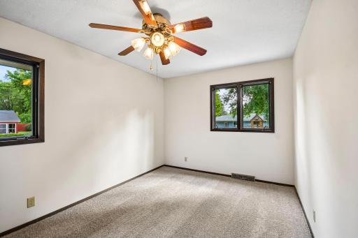 listing_3.jpg
