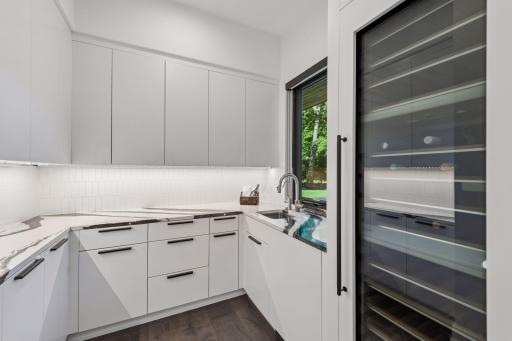 Pantry 01.jpg