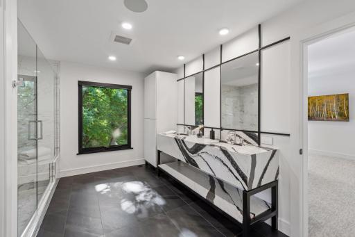 Owners Bath 02.jpg