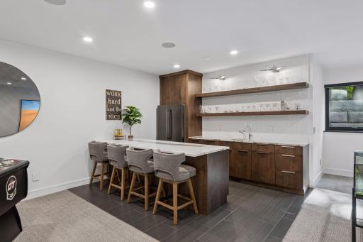 Kitchenette - Wet Bar 01.jpg