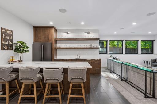 Kitchenette - Wet Bar 02.jpg