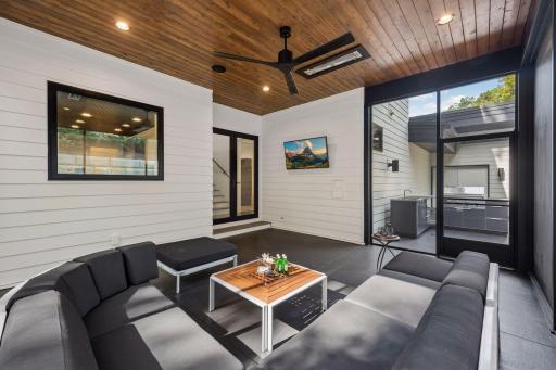 Screen Porch 02.jpg