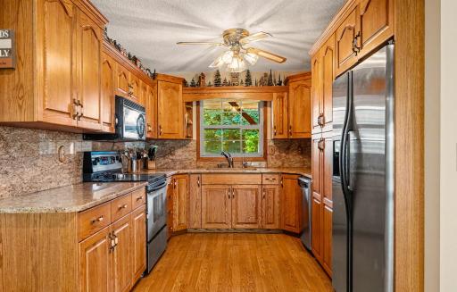 Rich & Inviting Kitchen