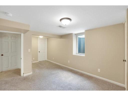 2832 Florida Avenue S, Saint Louis Park, MN 55426
