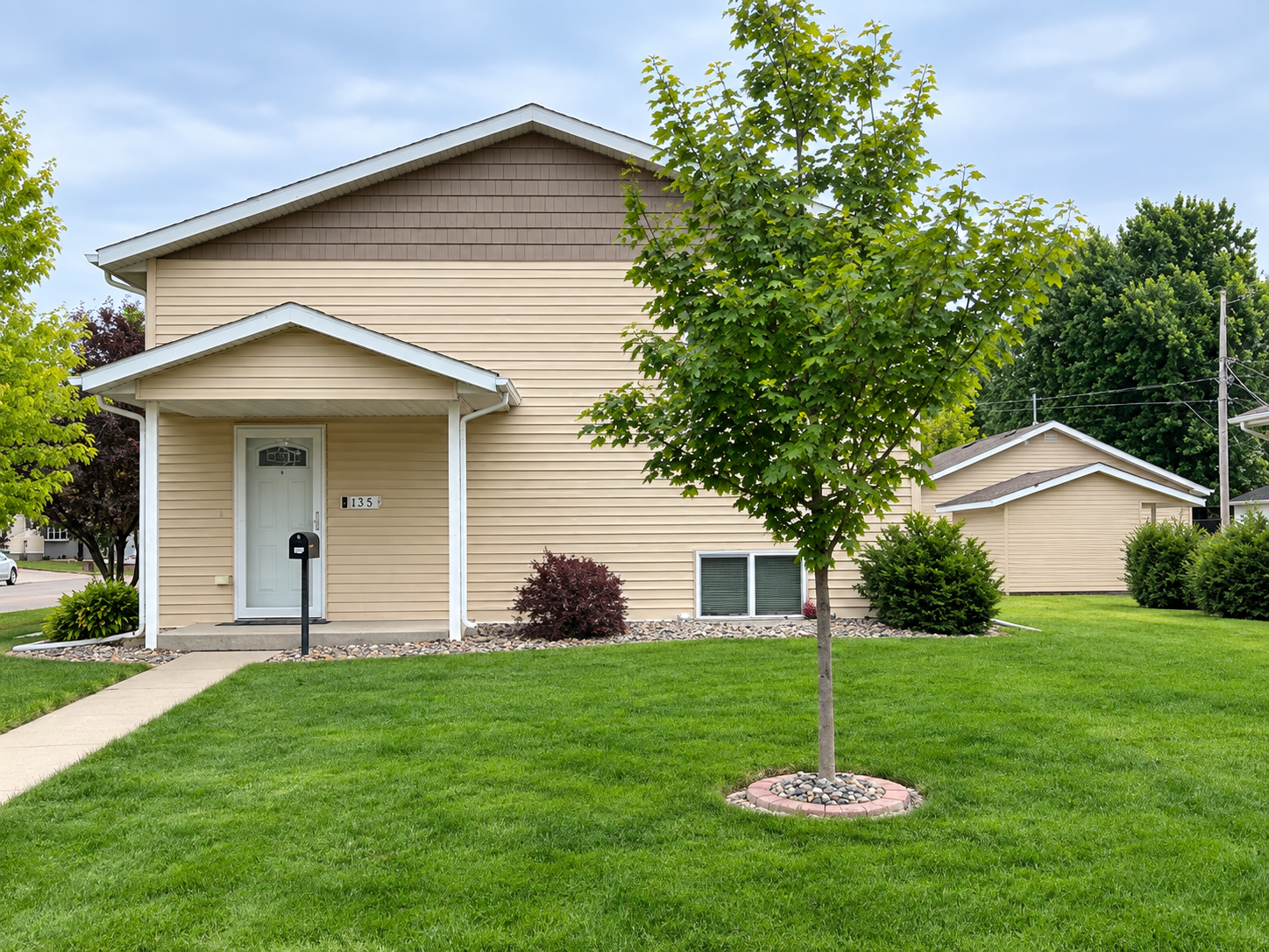 4 bedrooms, 2 baths