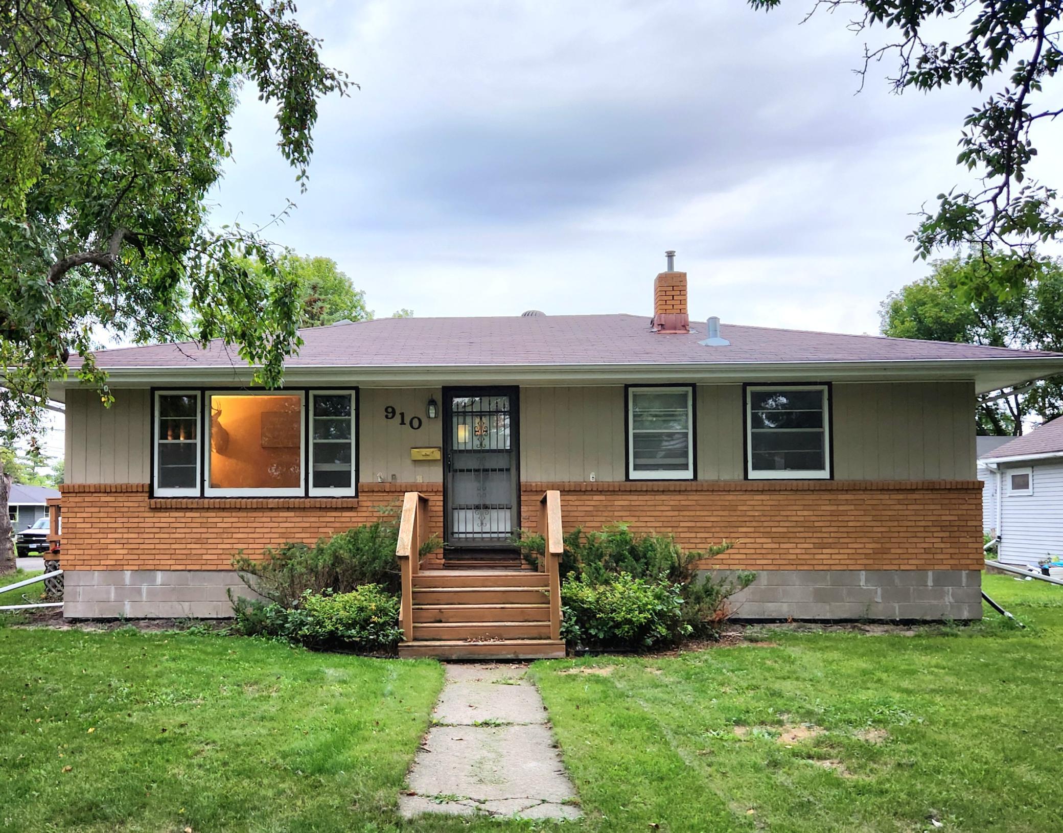 910 13th Street, International Falls, MN 56649