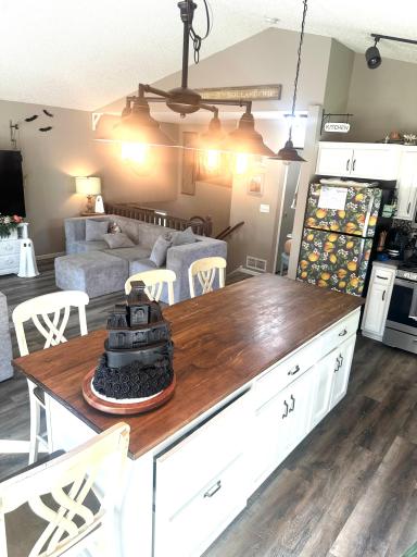 213 Ash Street E, Annandale, MN 55302