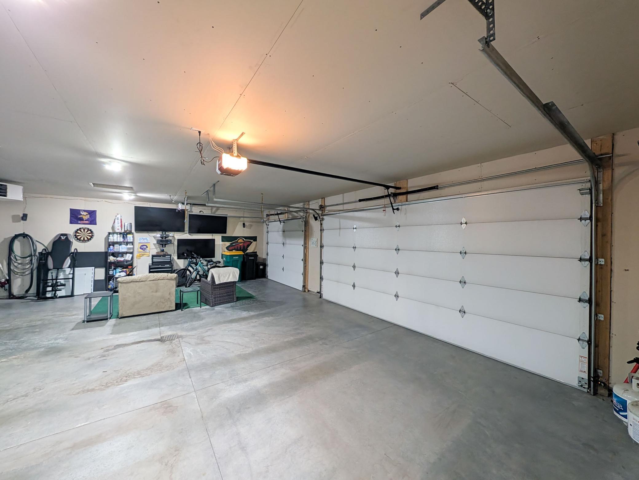 L2P056-818 Albert Dr W West Fargo.jpg