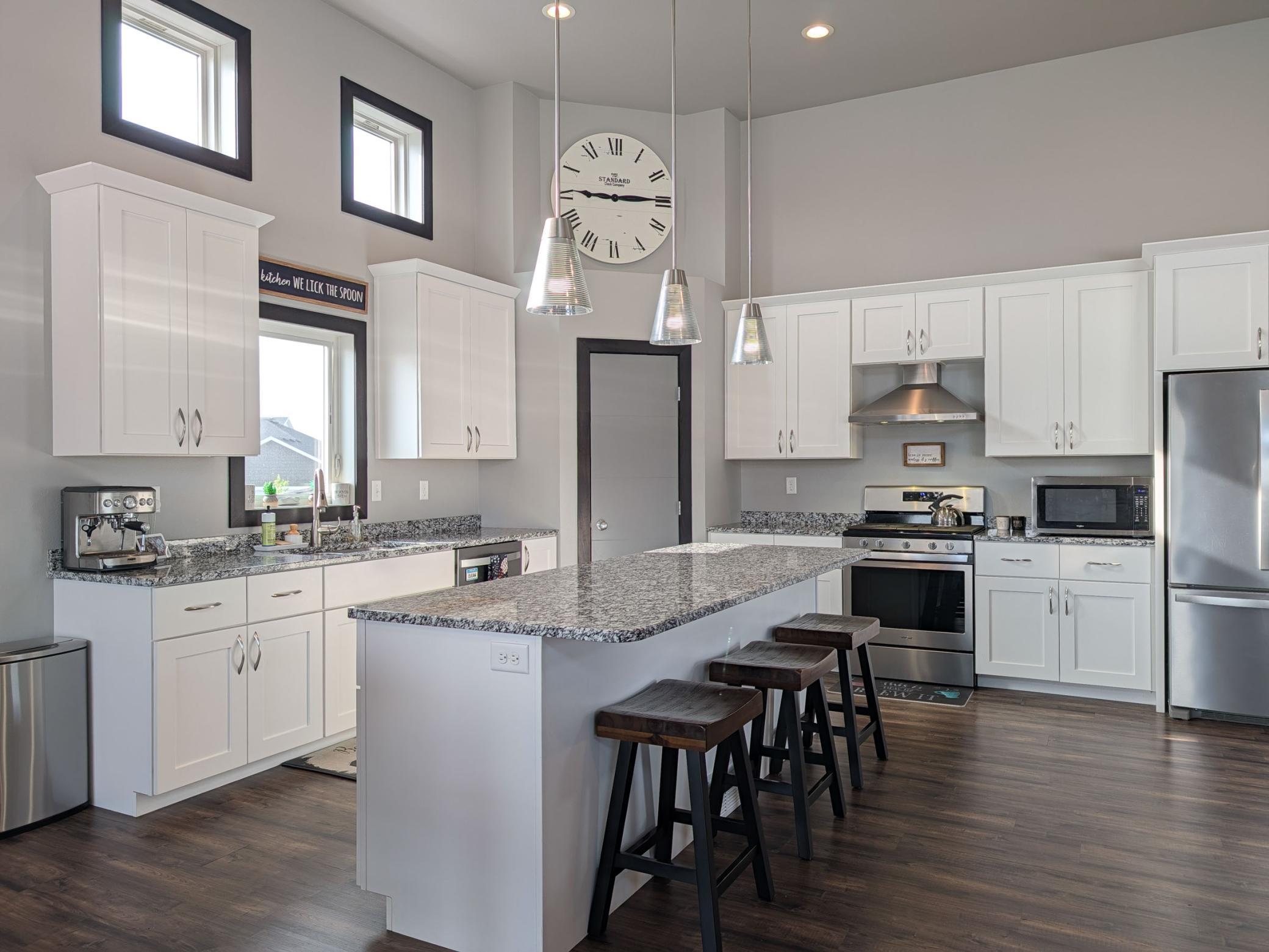 L2P022-818 Albert Dr W West Fargo.jpg