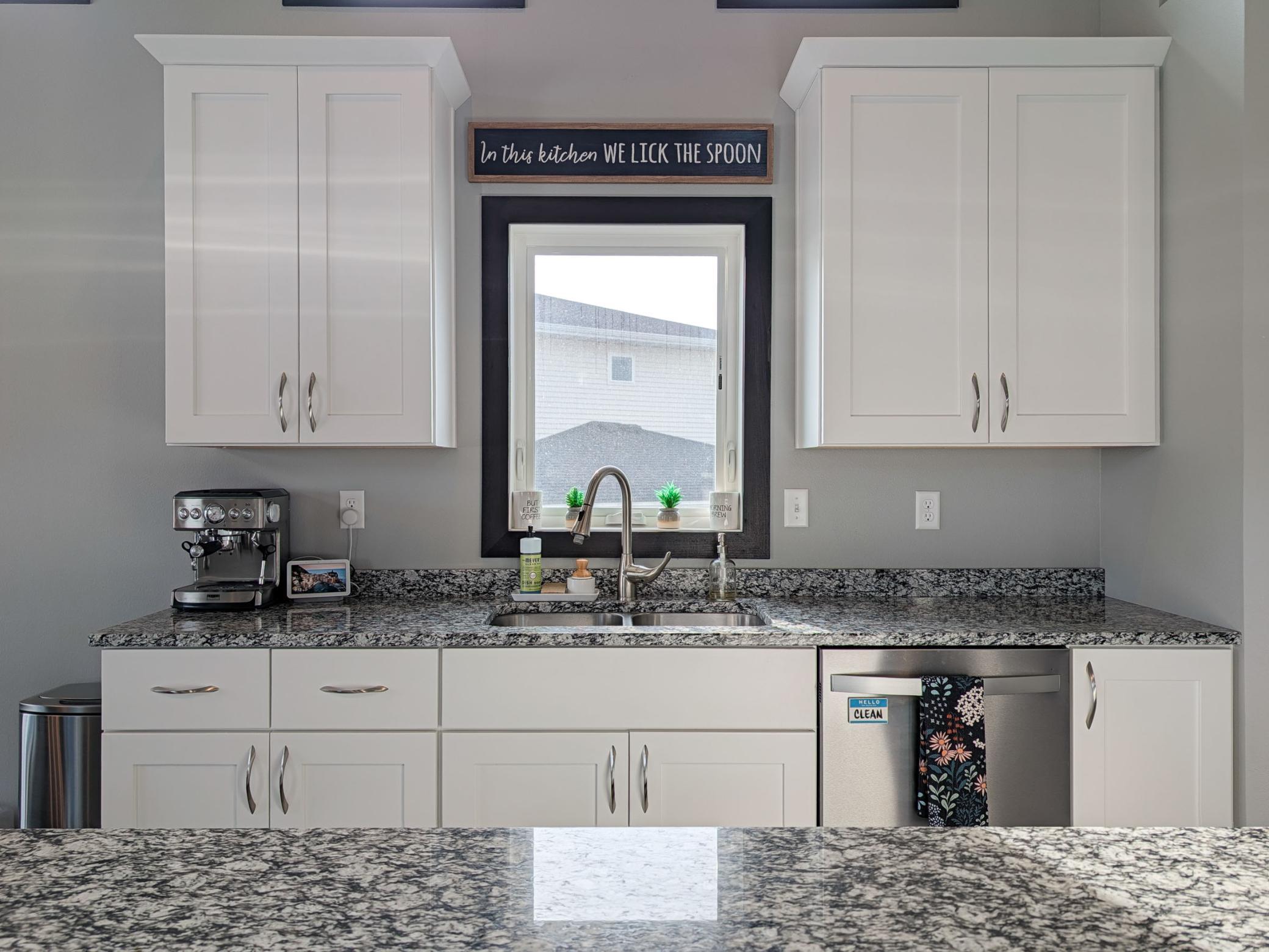 L2P021-818 Albert Dr W West Fargo.jpg