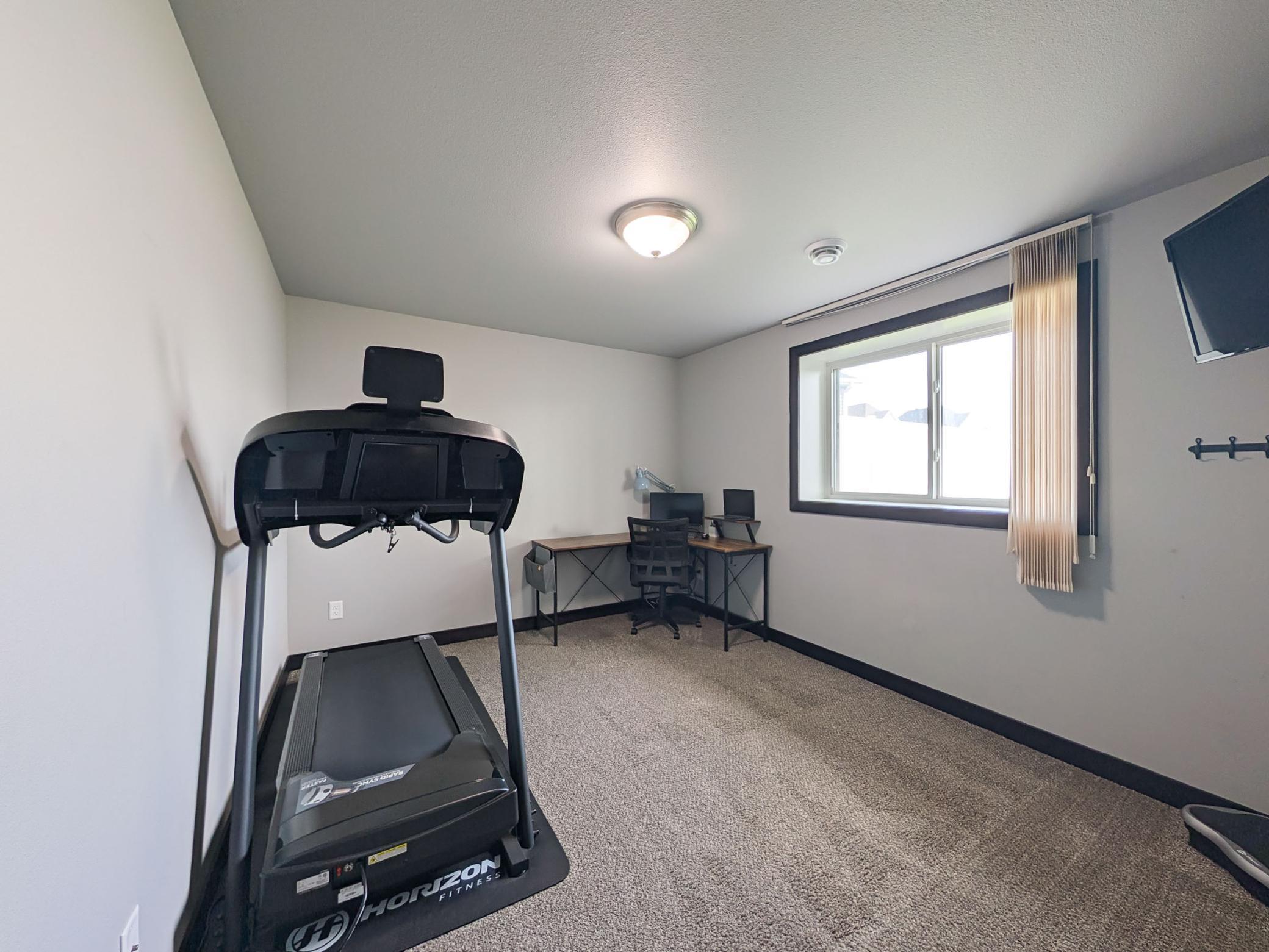 L2P049-818 Albert Dr W West Fargo.jpg