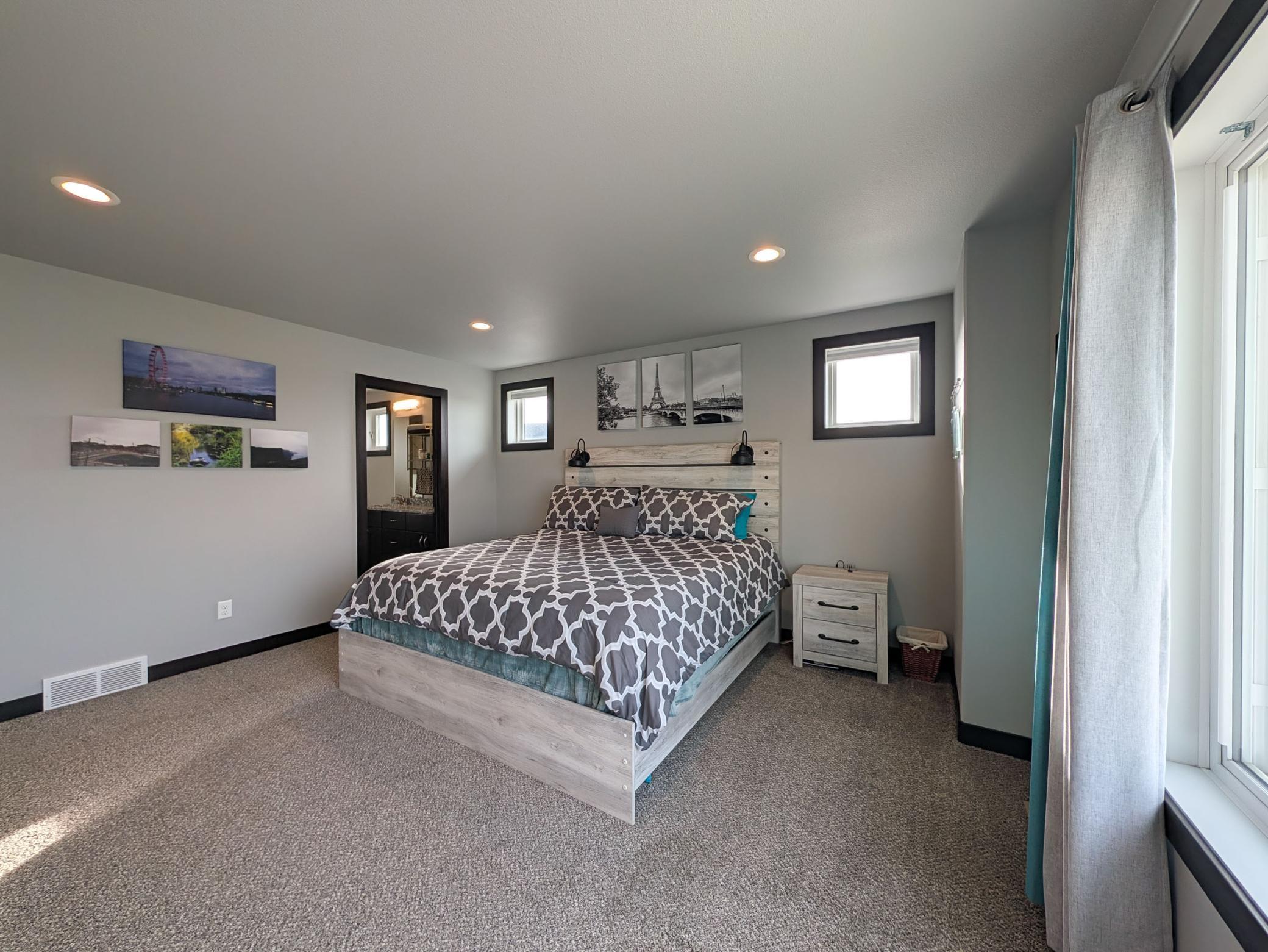 L2P036-818 Albert Dr W West Fargo.jpg