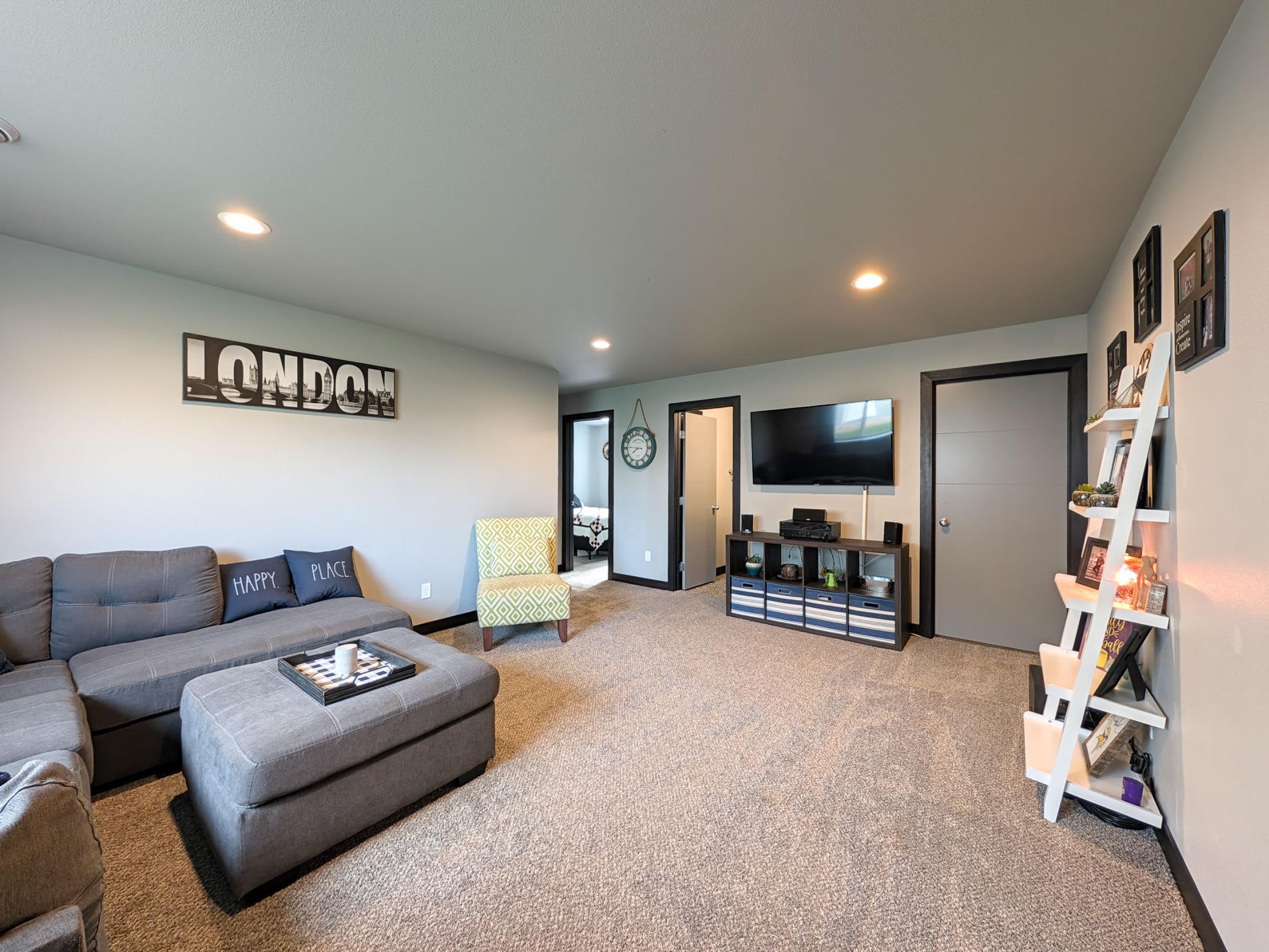 L2P048-818 Albert Dr W West Fargo.jpg