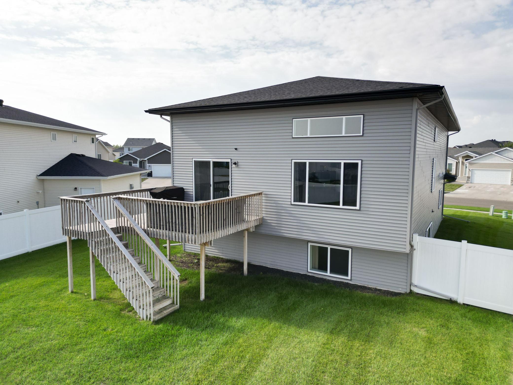 L2P008-818 Albert Dr W West Fargo.jpg