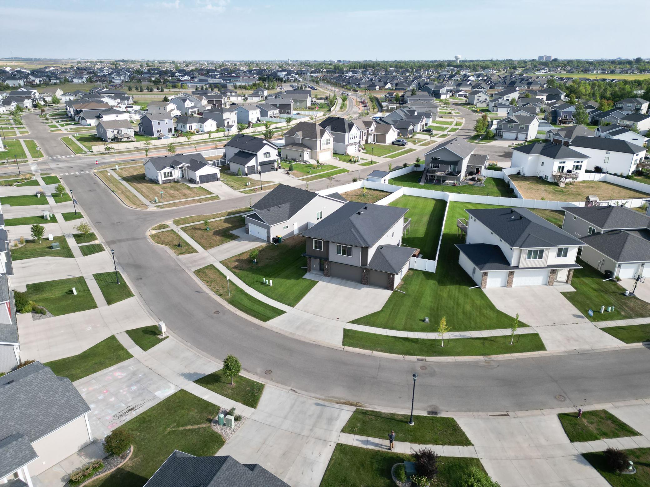 L2P058-818 Albert Dr W West Fargo.jpg