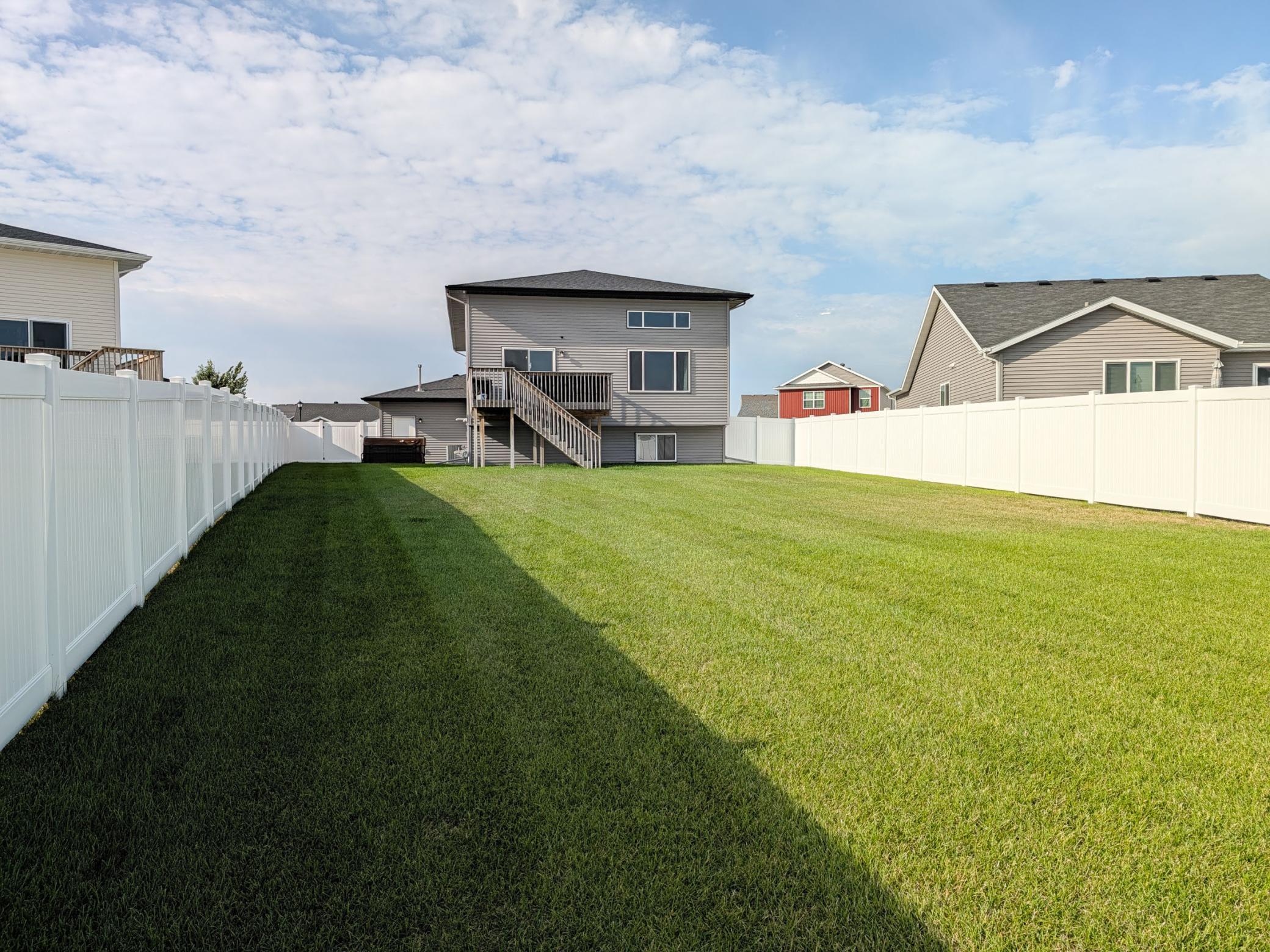 L2P007-818 Albert Dr W West Fargo.jpg