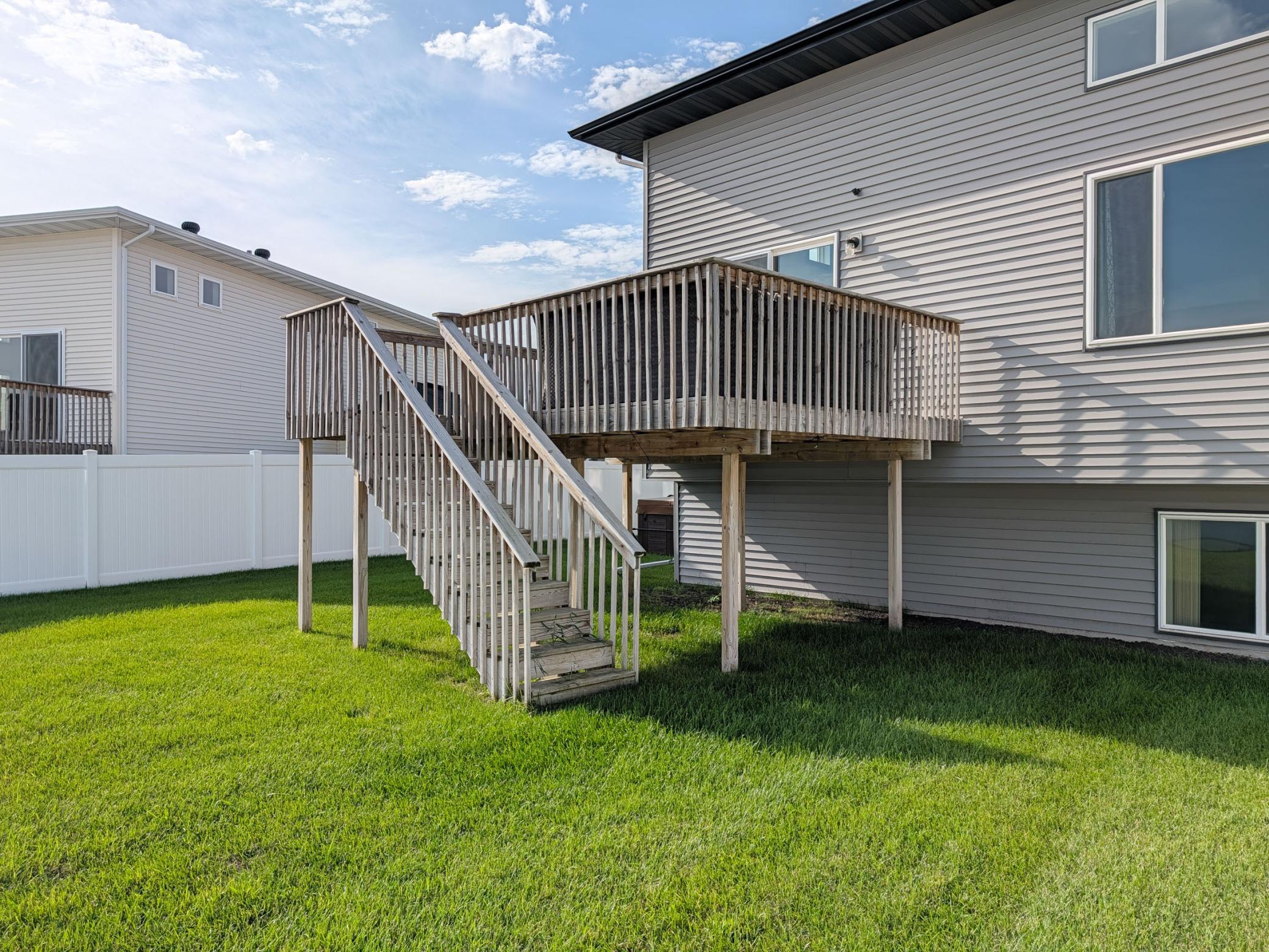 L2P009-818 Albert Dr W West Fargo.jpg