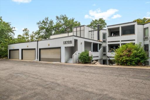13709 Nicollet Avenue, 301, Burnsville, MN 55337