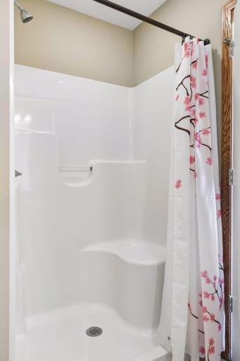 6480 Ojibway Path, Lino Lakes, MN 55014