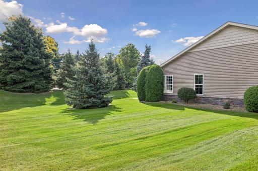 Wonderful green space close to walking trails