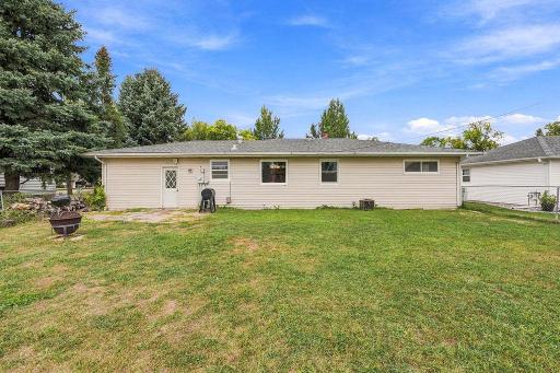 1022 1st Street N, Casselton, ND 58012