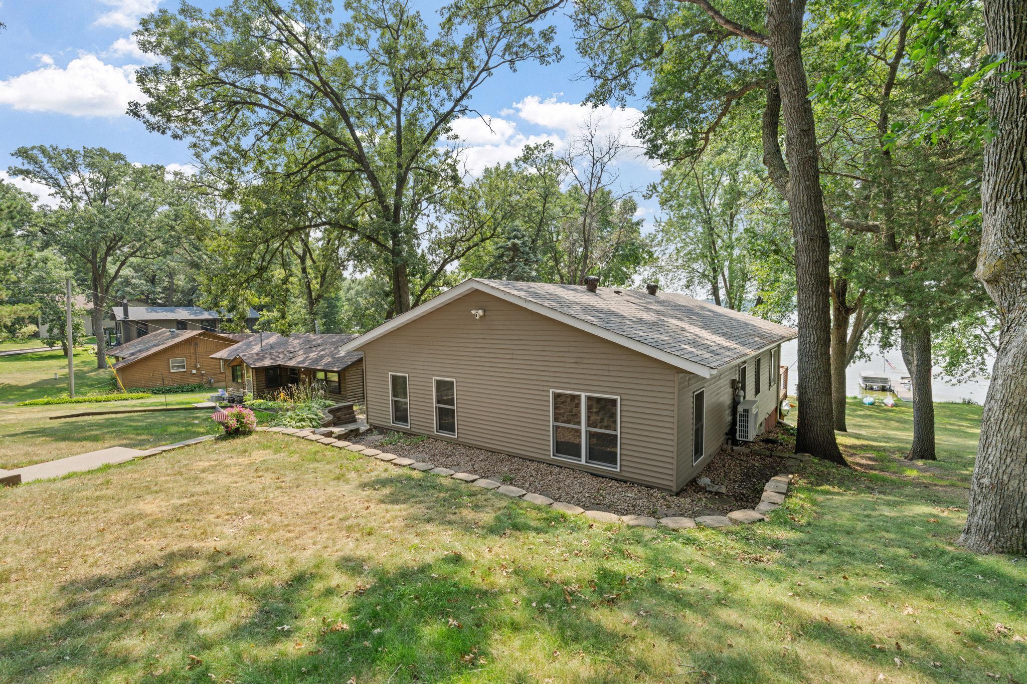 14-web-or-mls-11426 54th St SE-14.jpg