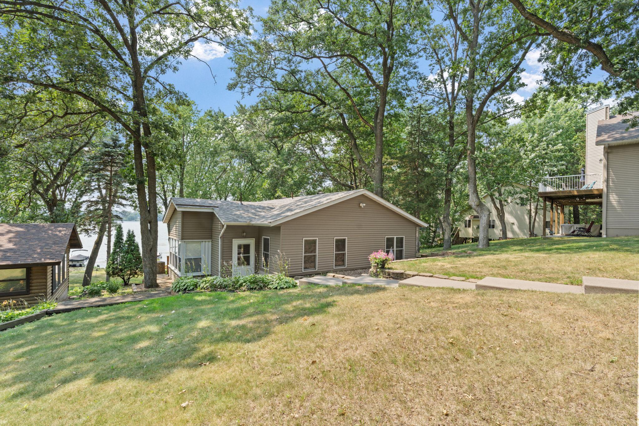 13-web-or-mls-11426 54th St SE-13.jpg