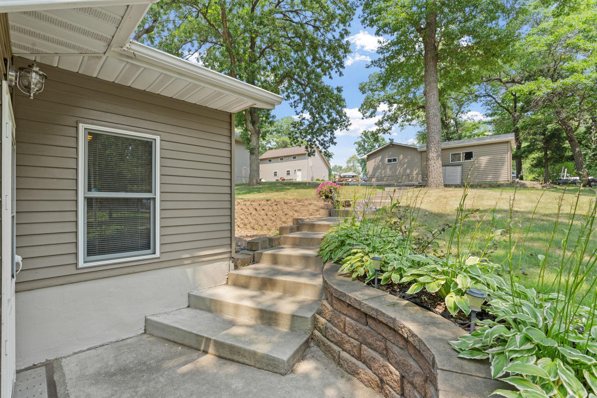 11-web-or-mls-11426 54th St SE-11.jpg