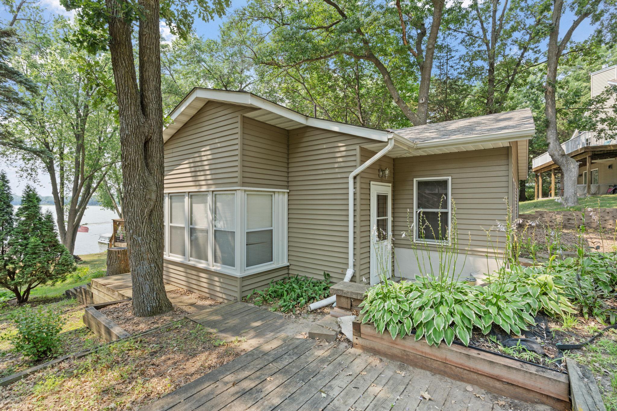 10-web-or-mls-11426 54th St SE-10.jpg
