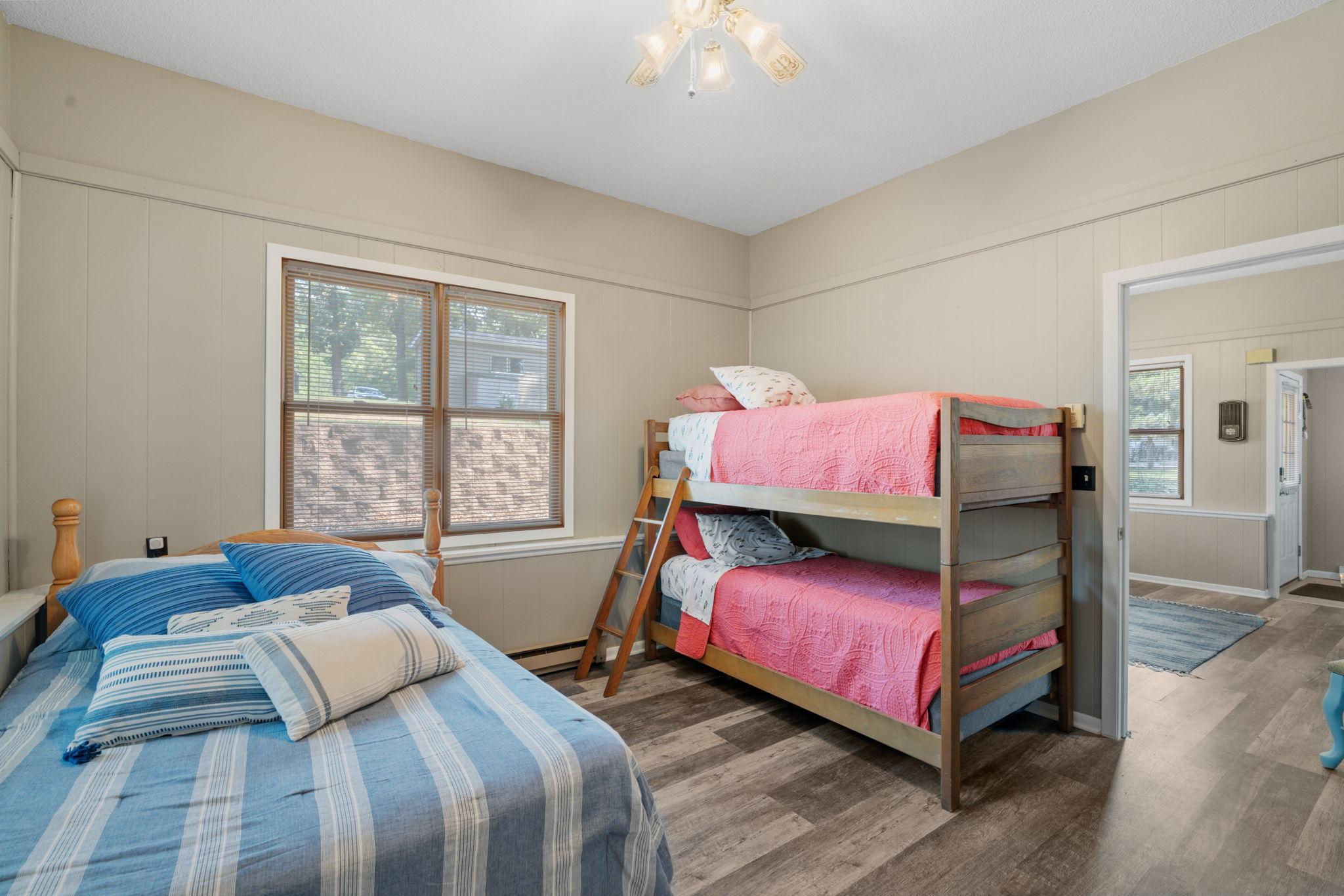 53-web-or-mls-11426 54th St SE-53.jpg