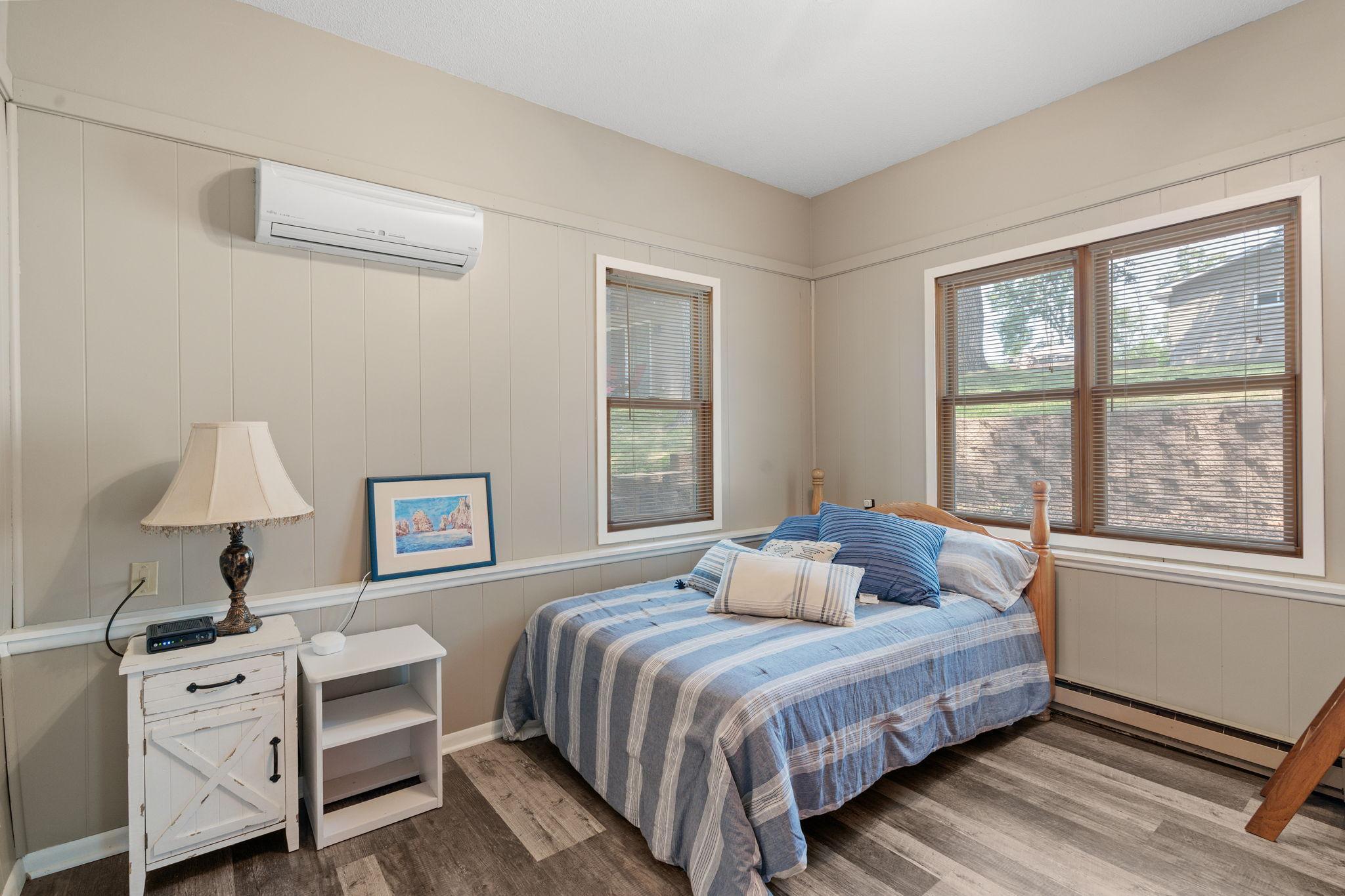 52-web-or-mls-11426 54th St SE-52.jpg