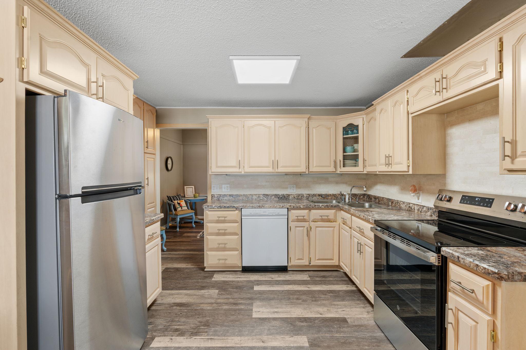 40-web-or-mls-11426 54th St SE-40.jpg