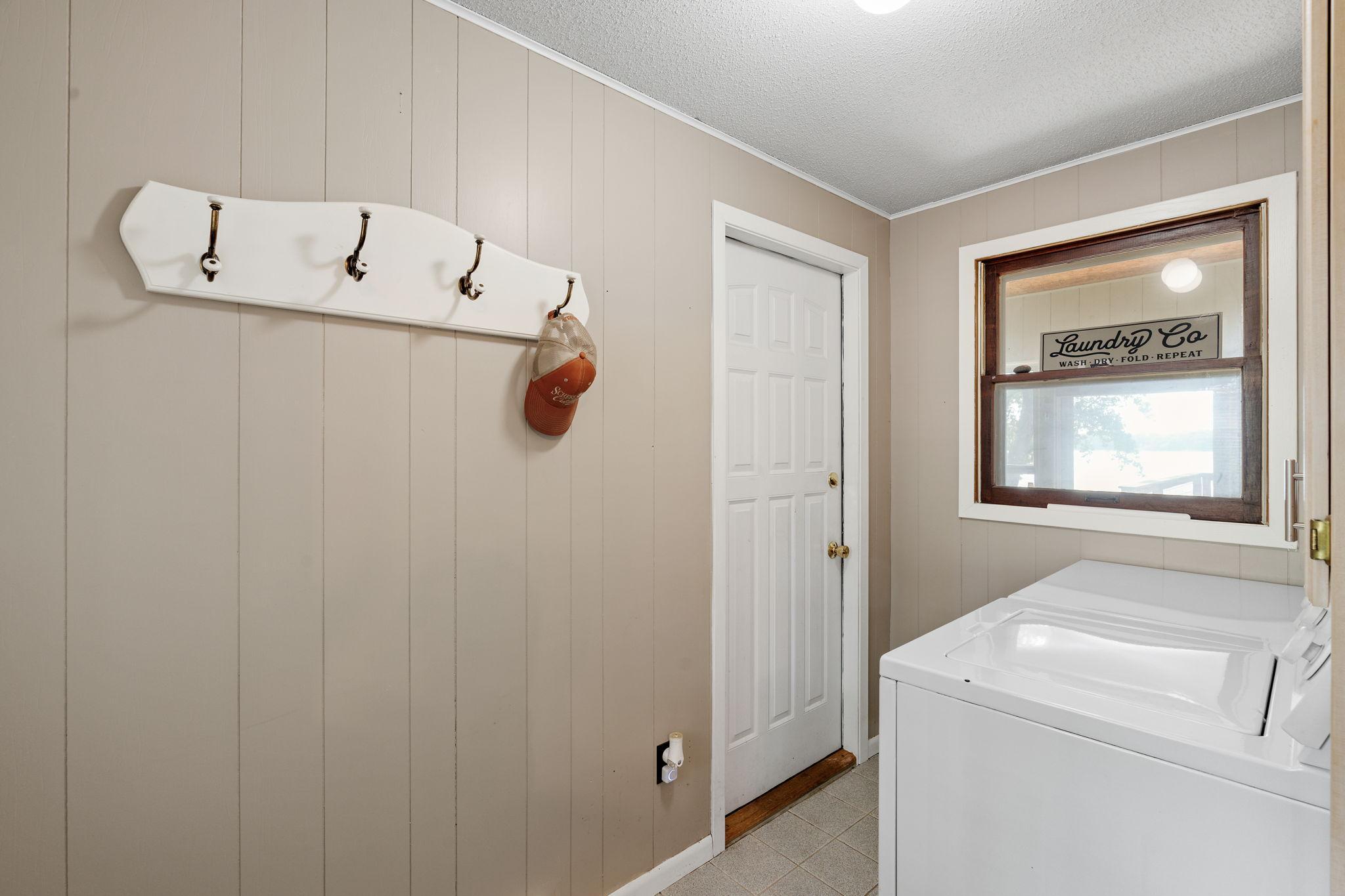 33-web-or-mls-11426 54th St SE-33.jpg