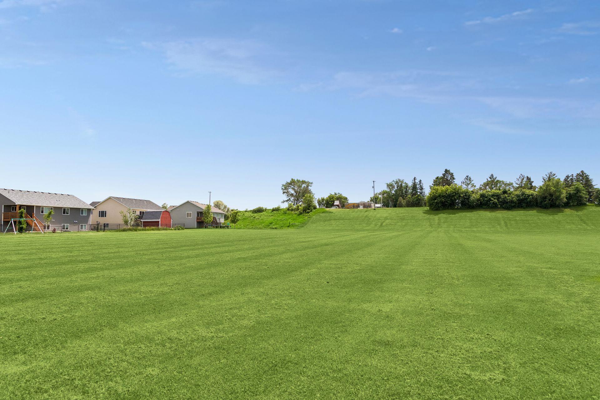 City Park Right in your Backyard! Enjoy the Extra Space without the Added Maintenance & Expense!