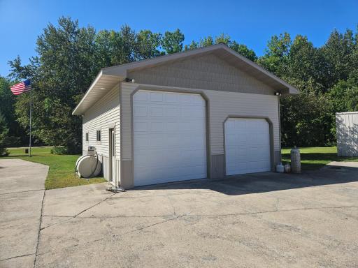 Insulated shop with power