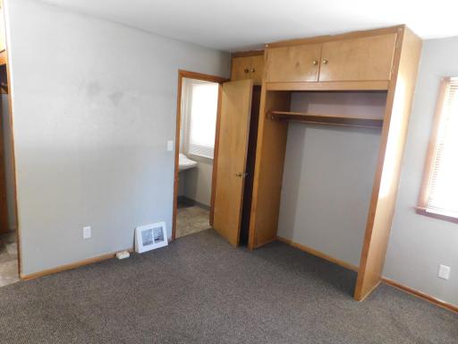 606 5th Street S, Moorhead, MN 56560