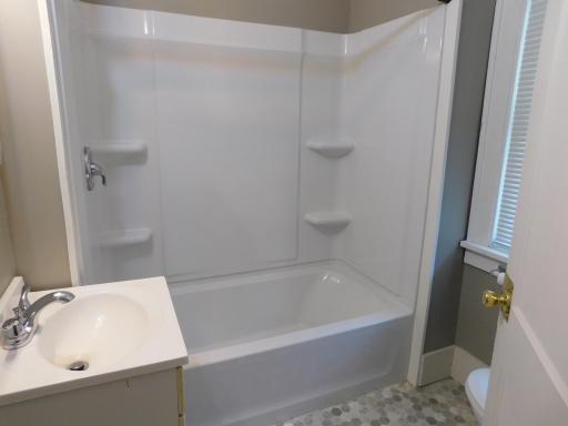 606 5th Street S, Moorhead, MN 56560