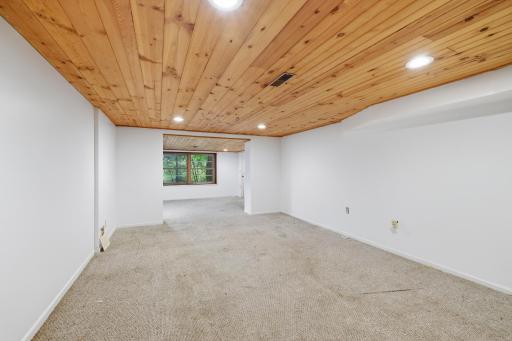 1045 Mcknight Road S, Saint Paul, MN 55119