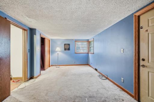 1045 Mcknight Road S, Saint Paul, MN 55119