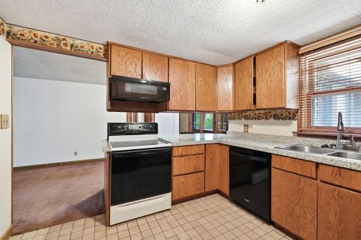1045 Mcknight Road S, Saint Paul, MN 55119