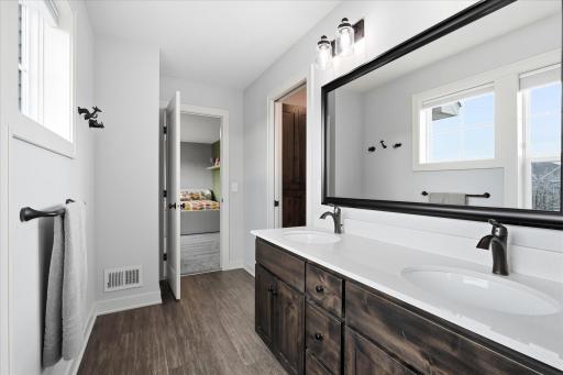 Jack & Jill Bath