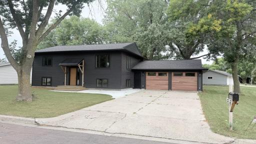 100 Edgewood Drive, Redwood Falls, MN 56283