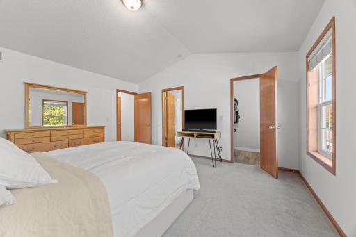 2211 Saddlebrook Road, Buffalo, MN 55313