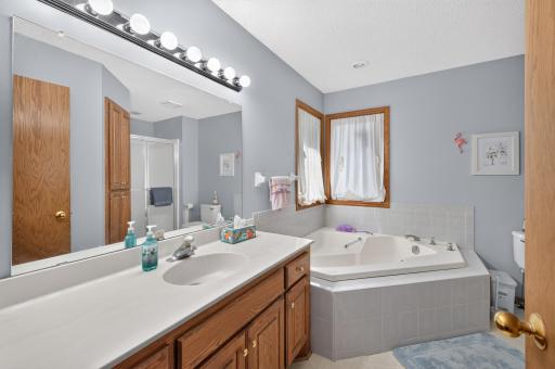 2883 Duluth Street, Maplewood, MN 55109