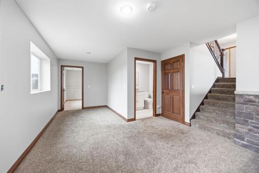 4442 Eakern Circle NE, Monticello, MN 55362
