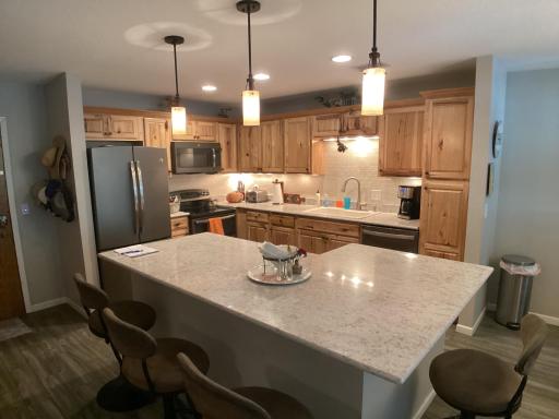 2670 Commerce Boulevard, 106, Mound, MN 55364