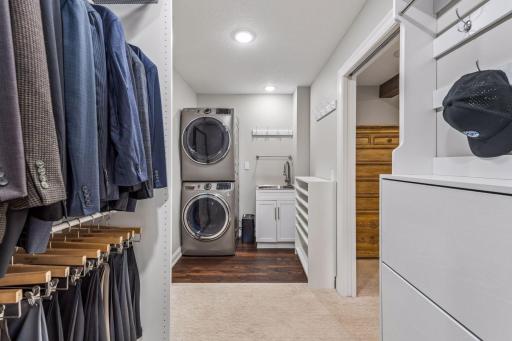 Walk in closet with Laundry and Sink
