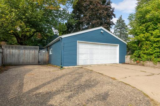 3331 Parkview Boulevard, Minneapolis, MN 55422